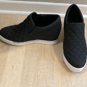 Quilted Maurices Sammie wedge ankle boots-  SZ 11 Great condition